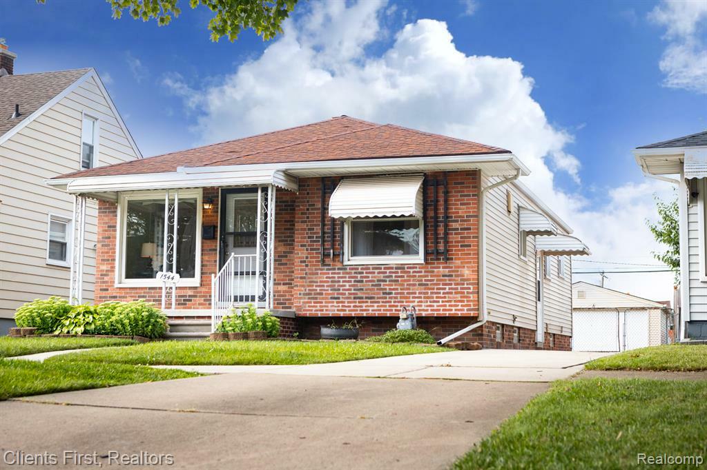 Property Photo:  1544 Philomene  MI 48146 2317 