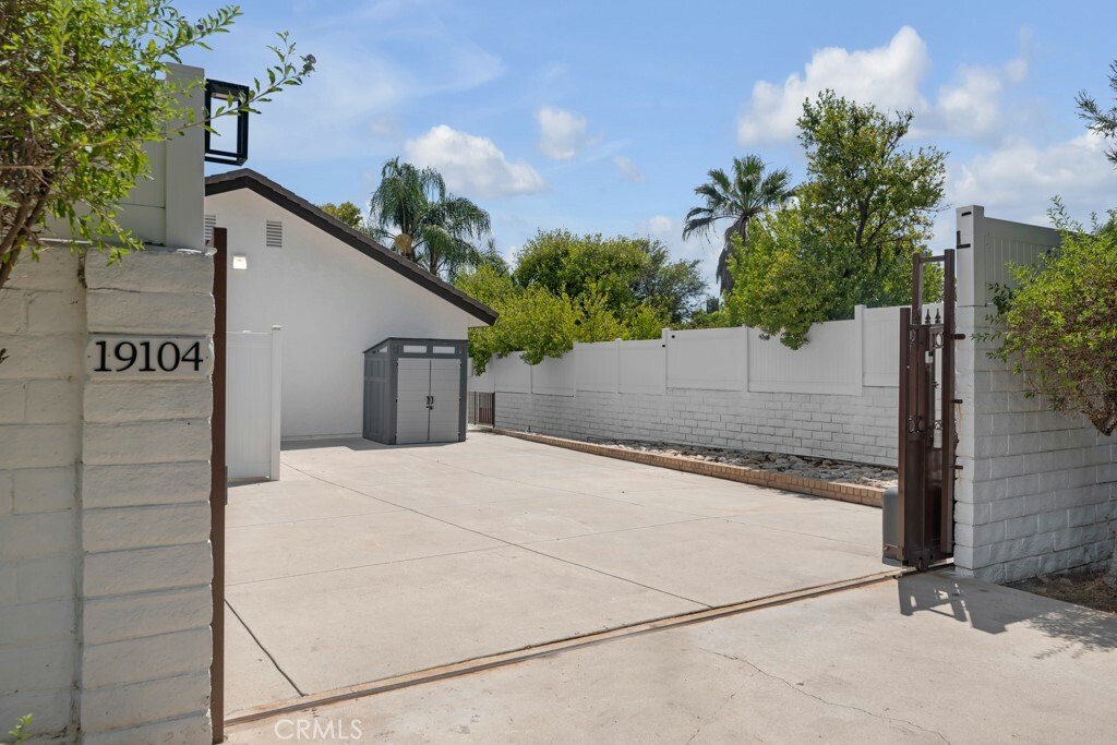 Property Photo:  19104 Blackhawk Street  CA 91326 