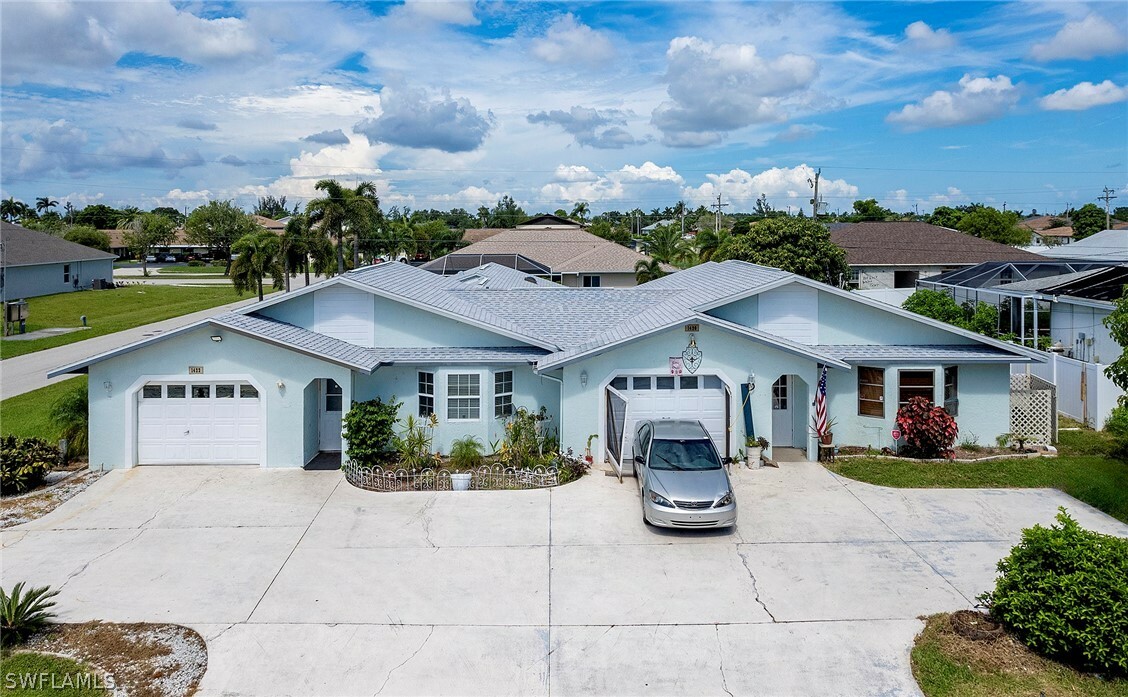 Property Photo: 1420/1422 SE 8th Avenue FL 33990