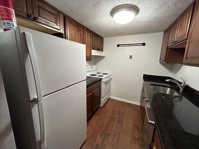 Property Photo:  611 Watertown Street 1  MA 02460 