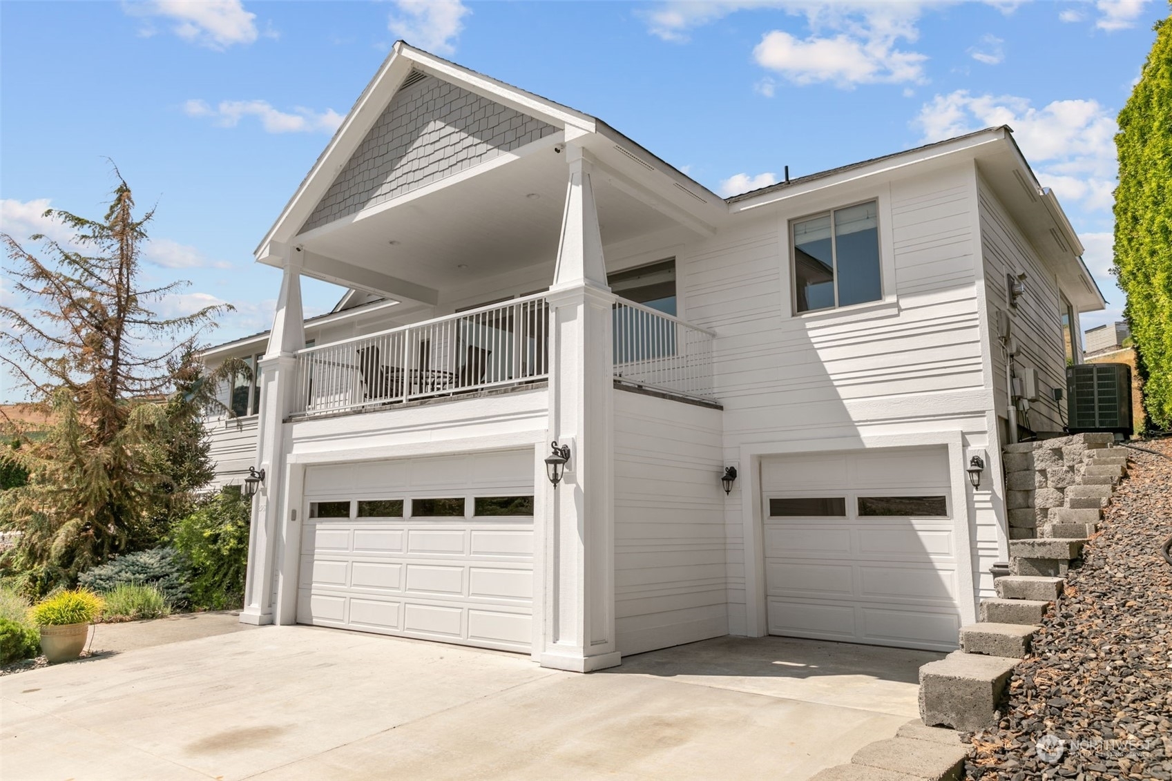 Property Photo: 2957 Riviera Boulevard WA 98828