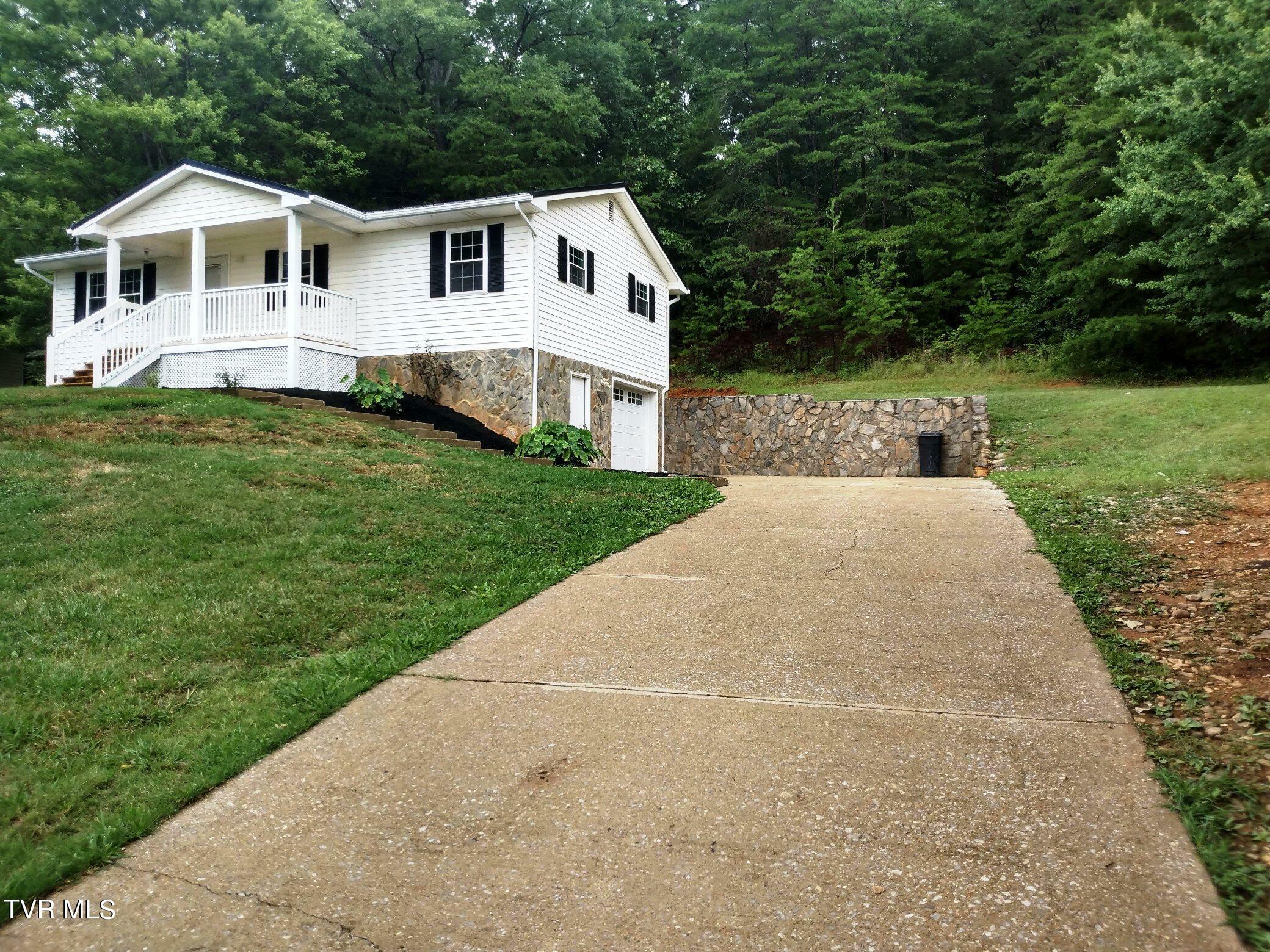 Property Photo:  243 Pruitt Rd. N  TN 37743 