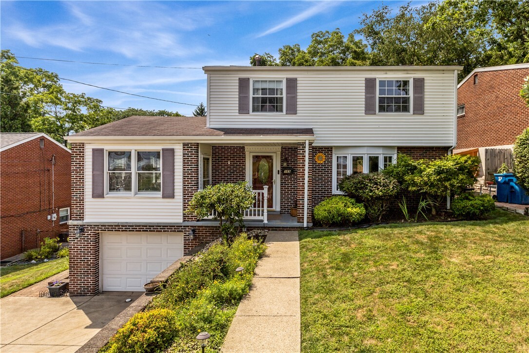 Property Photo:  169 Glenhurst Dr  PA 15147 