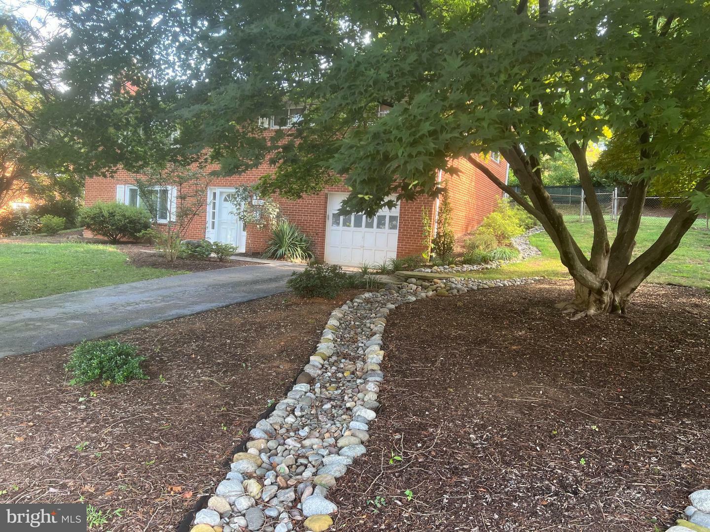 Property Photo:  6812 Rosemont Drive  VA 22101 