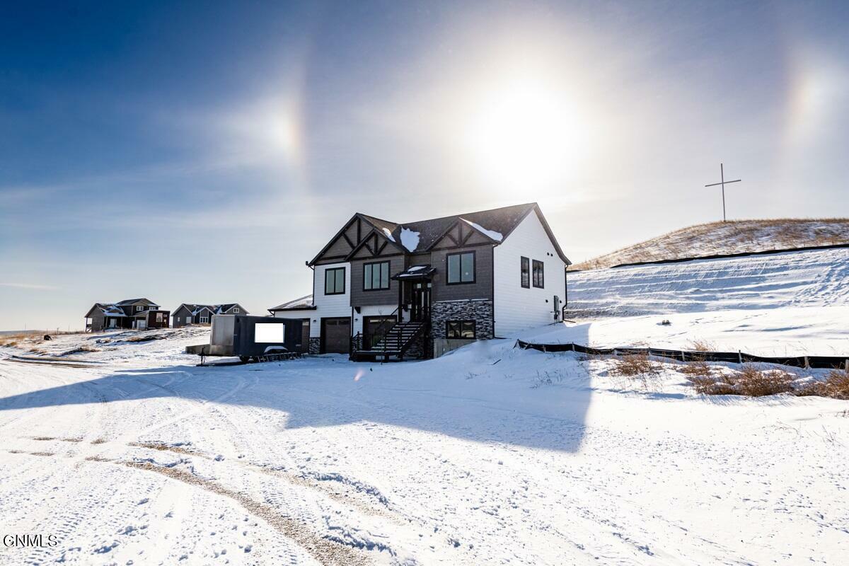 Property Photo:  230 Leslie Lane SE  ND 58854 