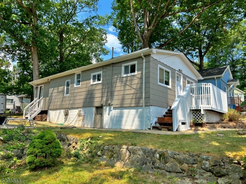 Property Photo: 28 Bucknell Trl NJ 07843