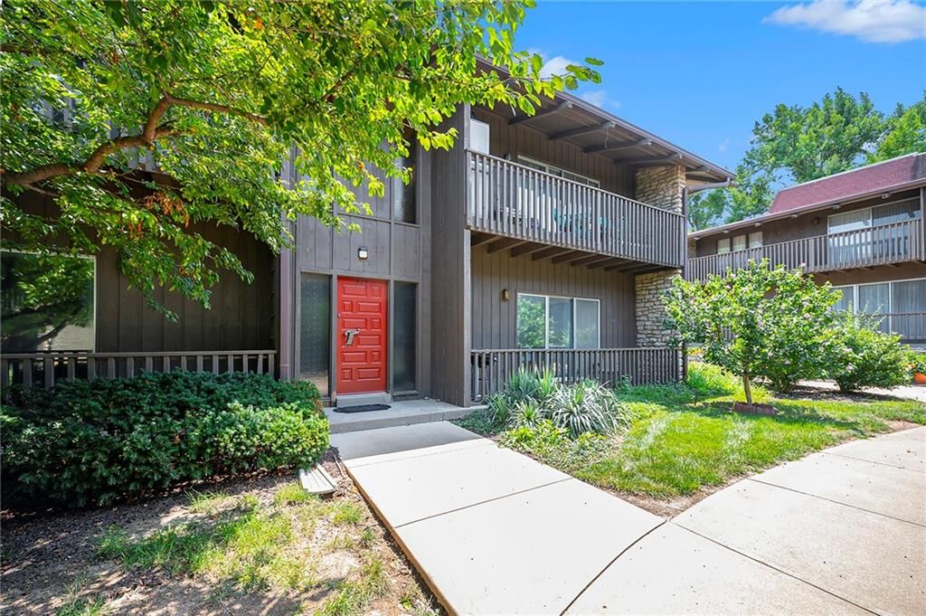Property Photo:  419 W 104 Street A  MO 64114 