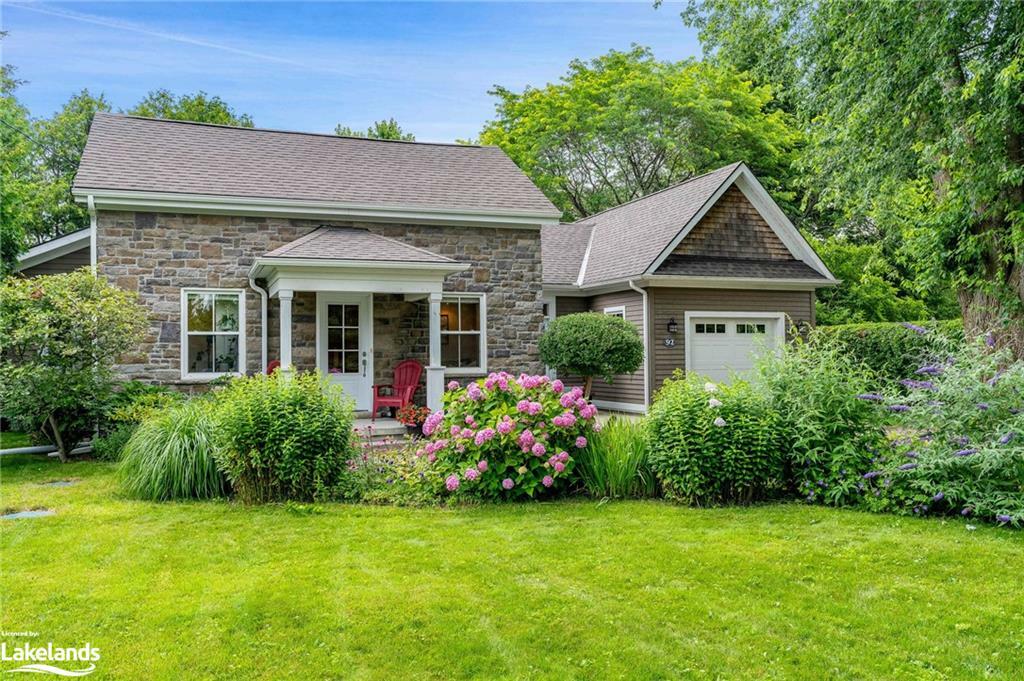 Property Photo: 92 Duncan Street W ON N0H 2P0