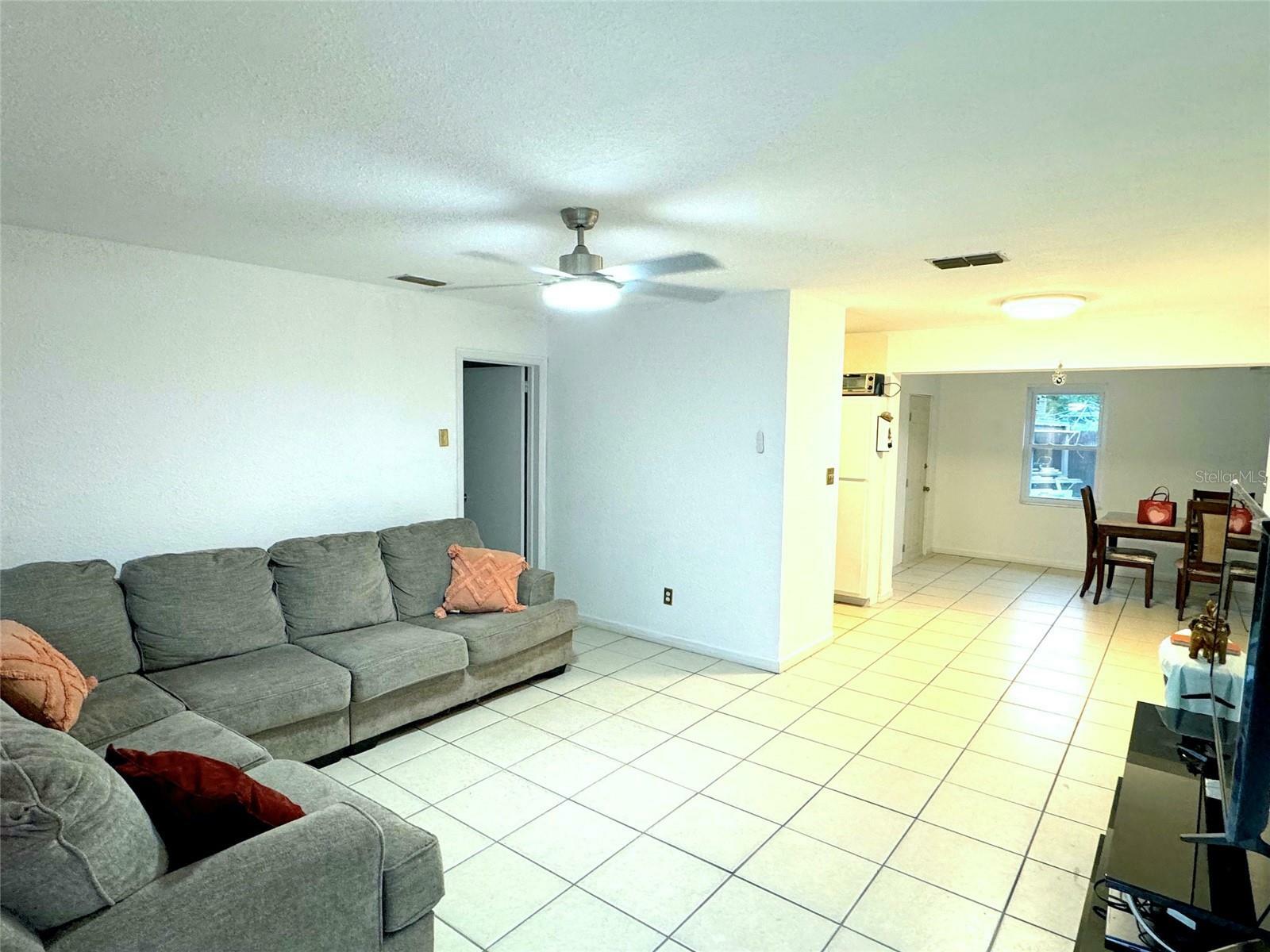 Property Photo:  504 S Oxalis Avenue  FL 32807 