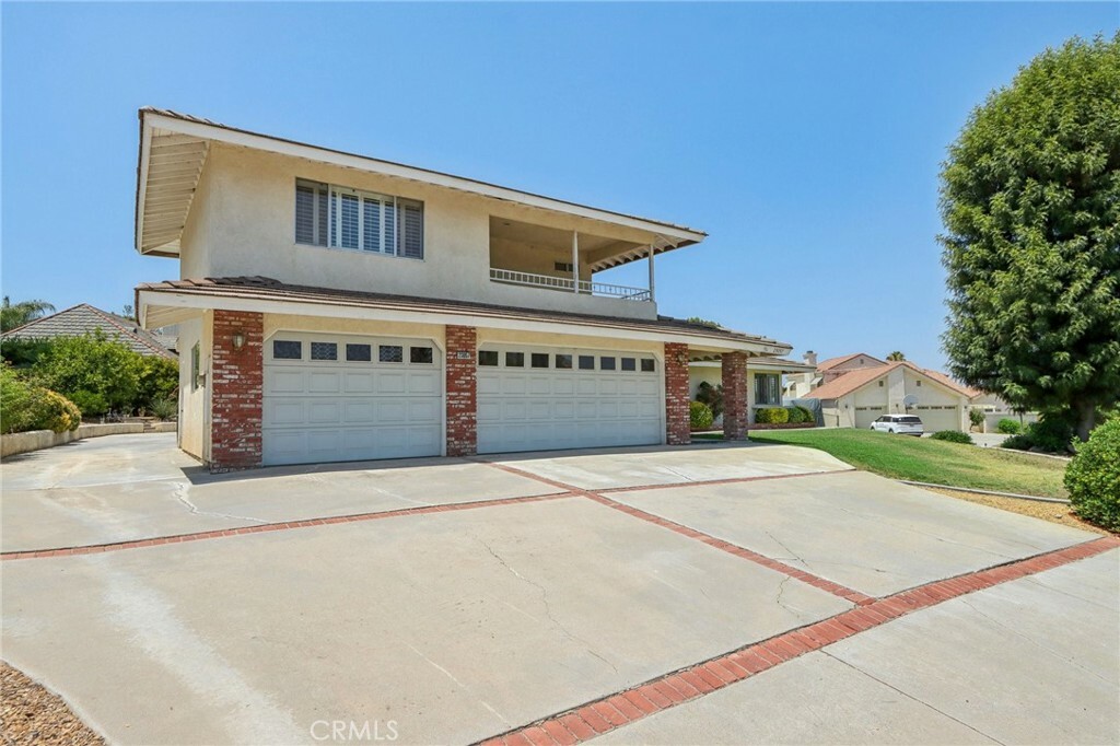 Property Photo:  23057 Canyon Lake Drive S  CA 92587 