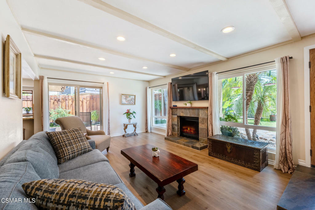 Property Photo:  1515 Redwood Circle  CA 91360 