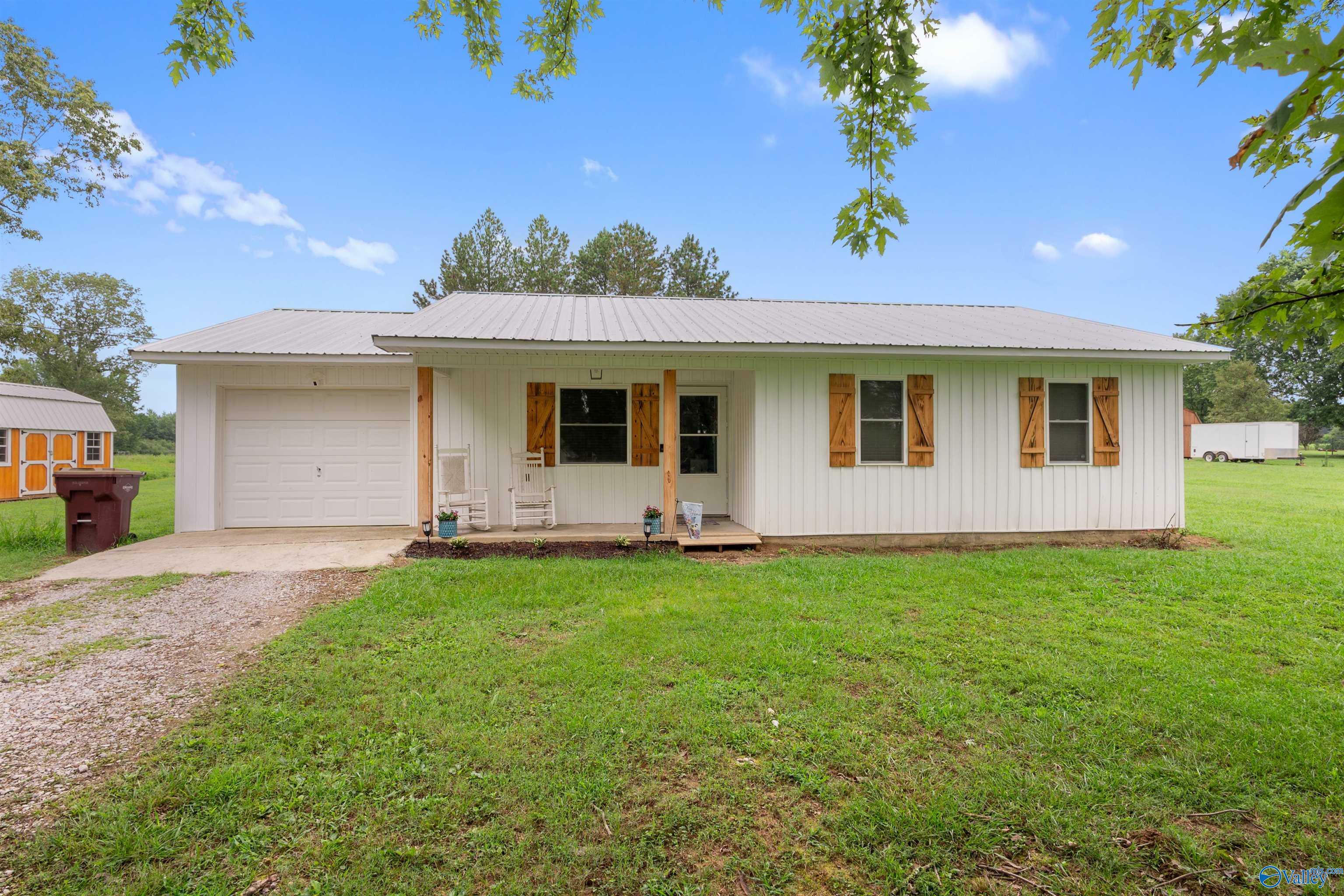 Property Photo: 16237 Evans Road AL 35611