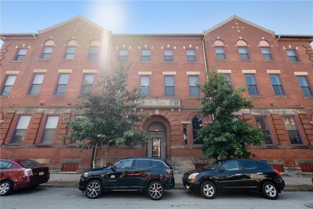 Property Photo:  130 S 22nd St 1D  PA 15203