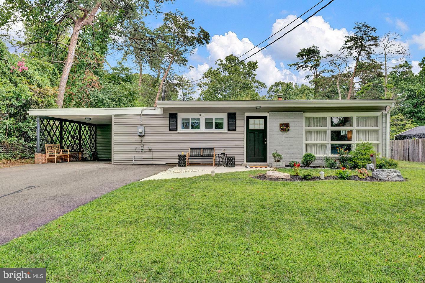 Property Photo:  311 Walnut Lane  NJ 08054 