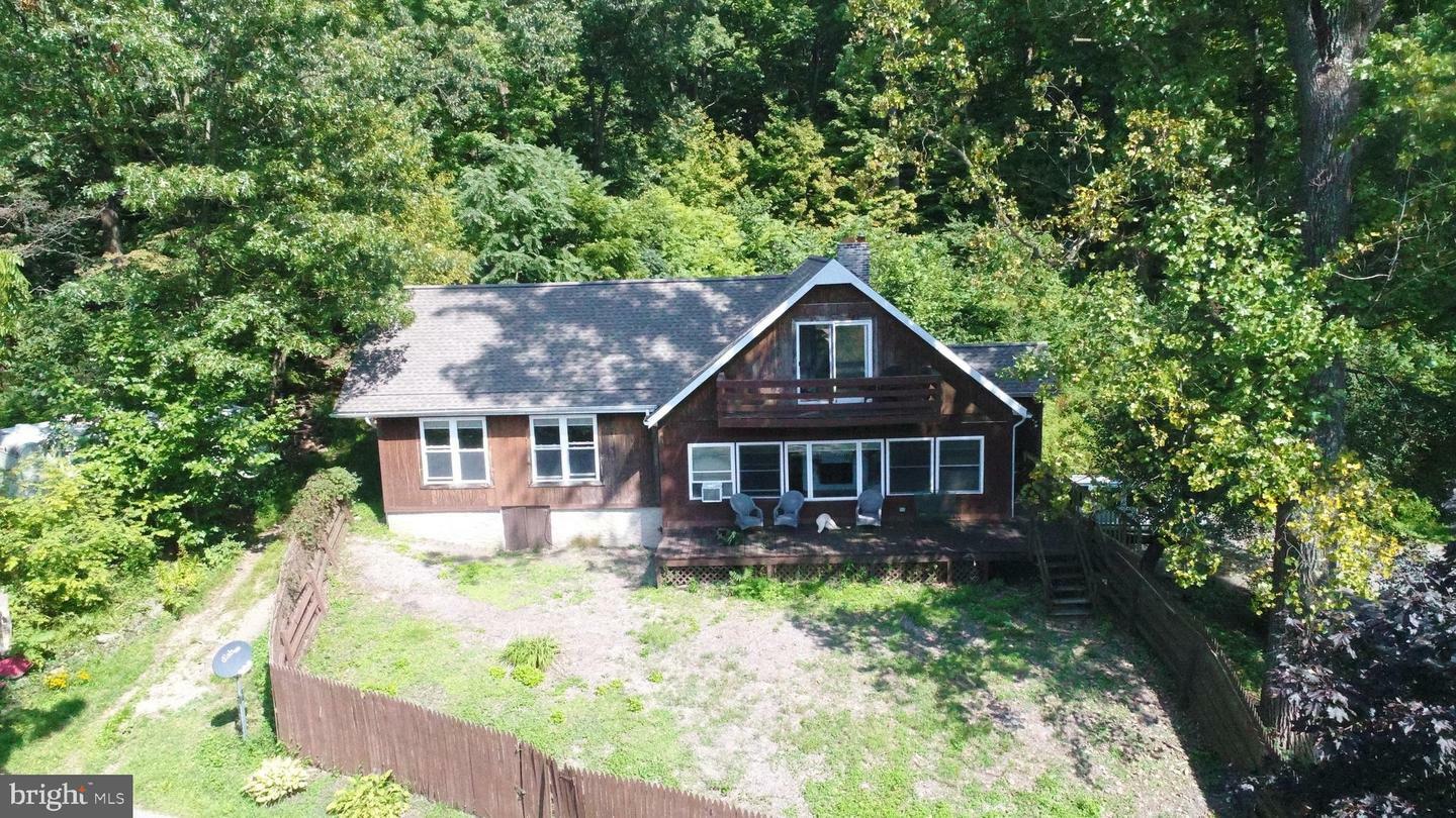 Property Photo:  17 Spitzenberg Lane  PA 19529 