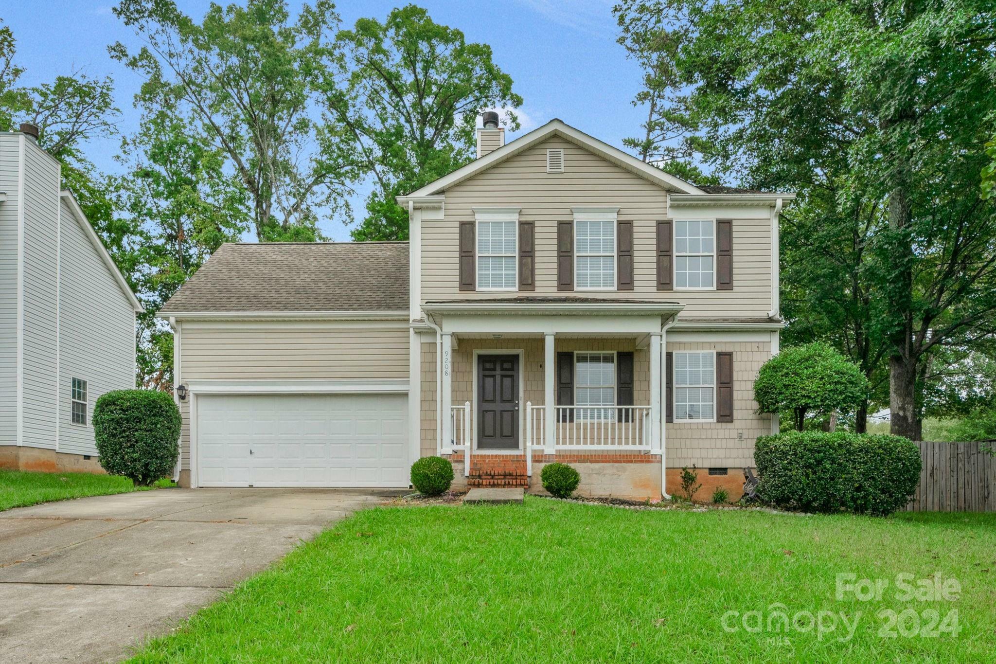 Property Photo:  9208 Garnet Field Court  NC 28269 