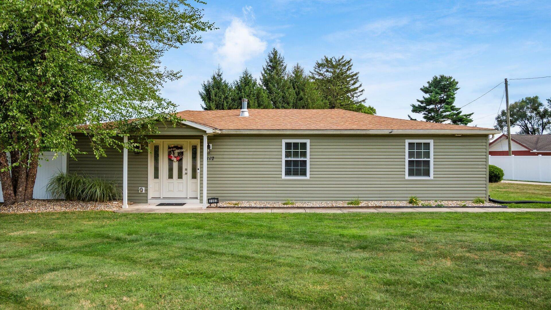 Property Photo: 2382 E Main Street OH 43130
