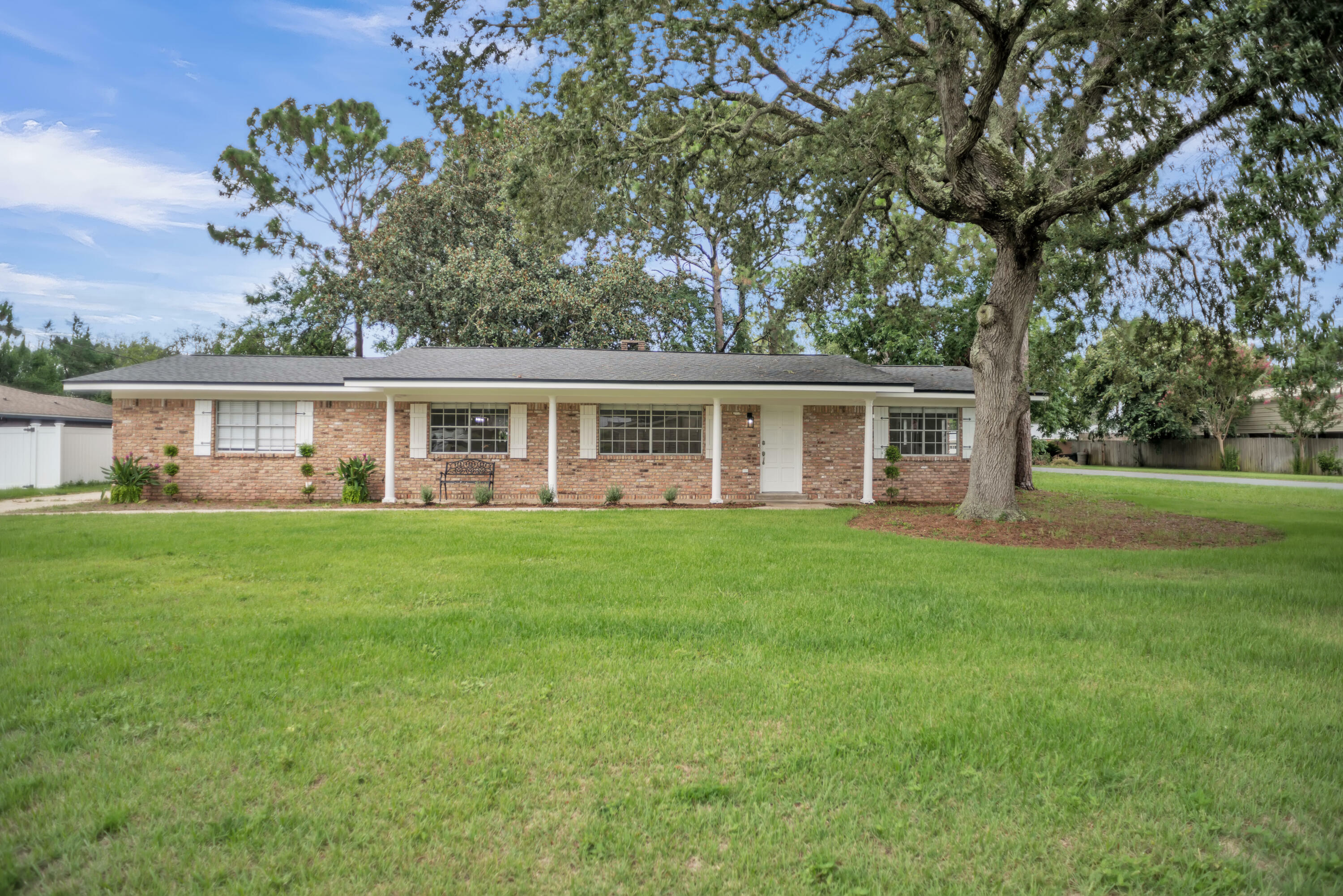 Property Photo:  19 Magnolia Avenue  FL 32579 