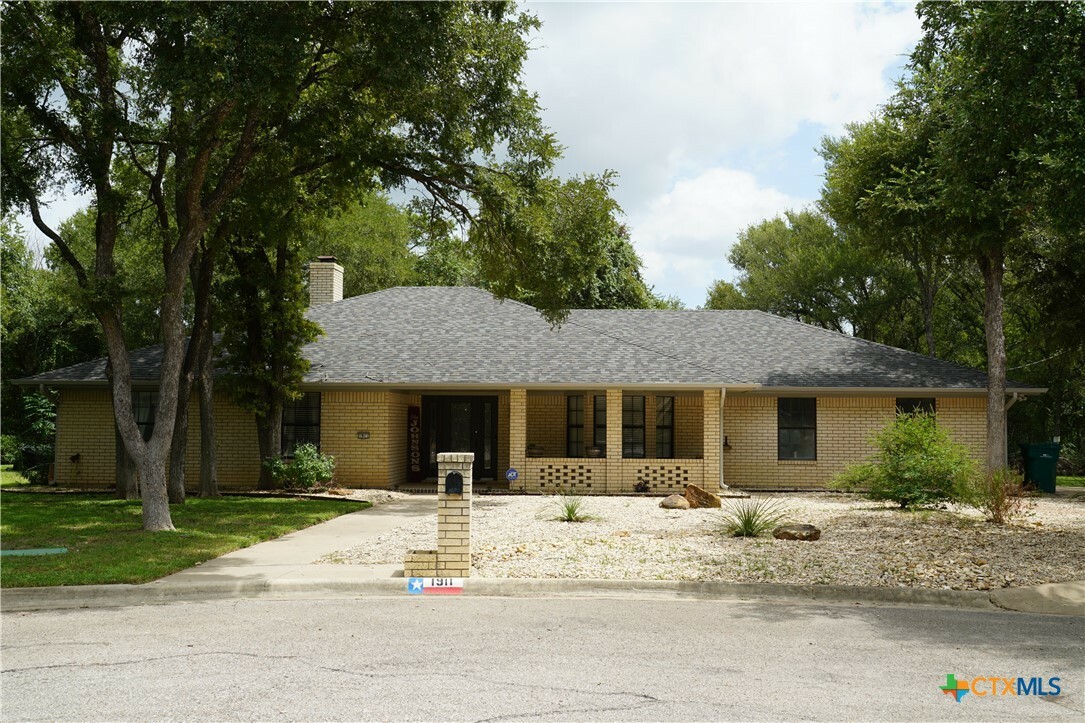 Property Photo:  1911 Puma Circle  TX 76548 