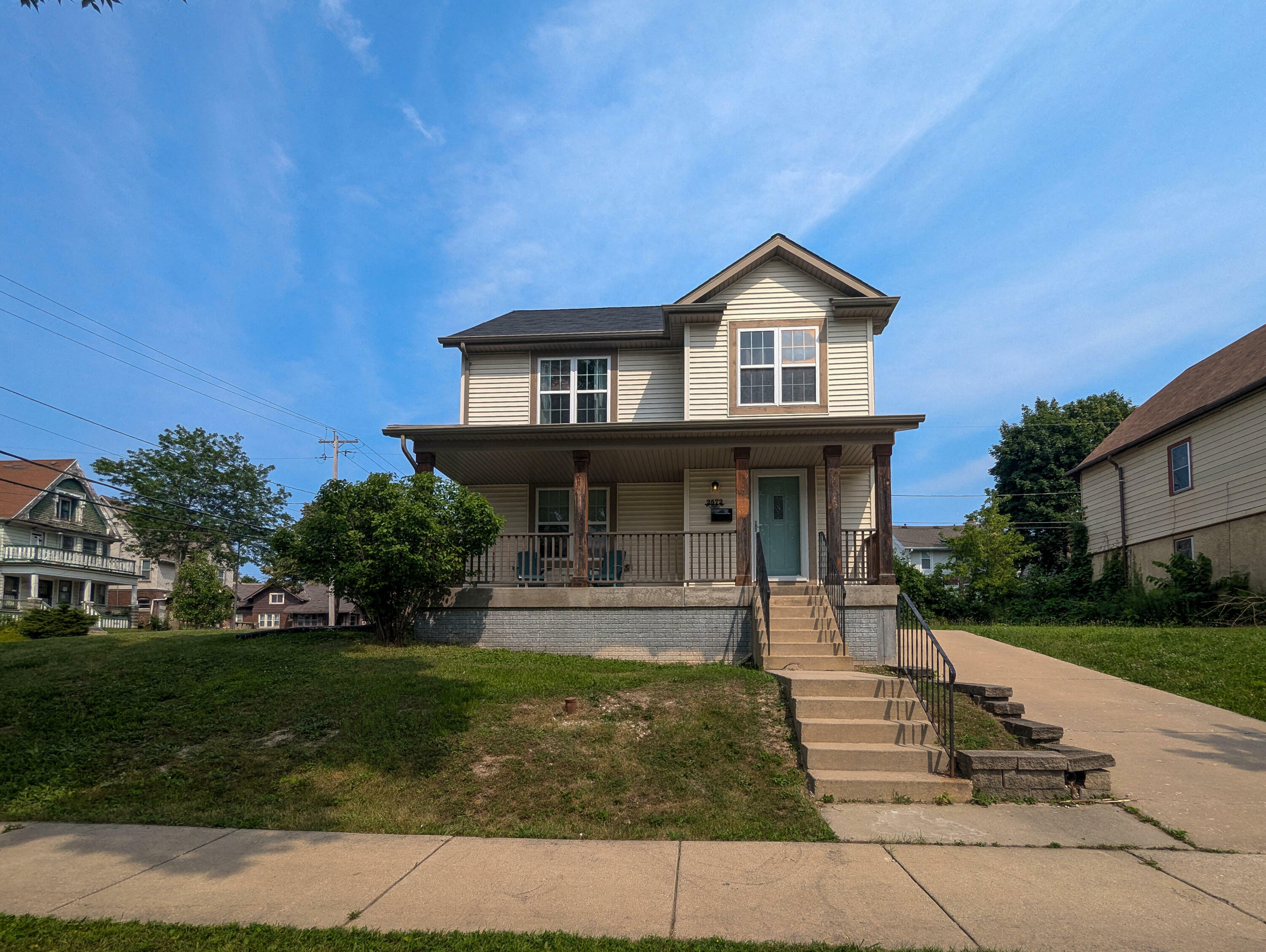 Property Photo:  2572 N Palmer St  WI 53212 