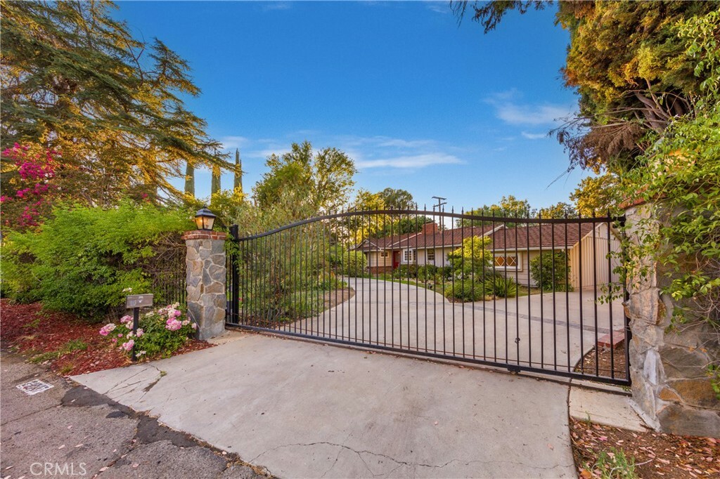 Property Photo:  23067 Ostronic Drive  CA 91367 