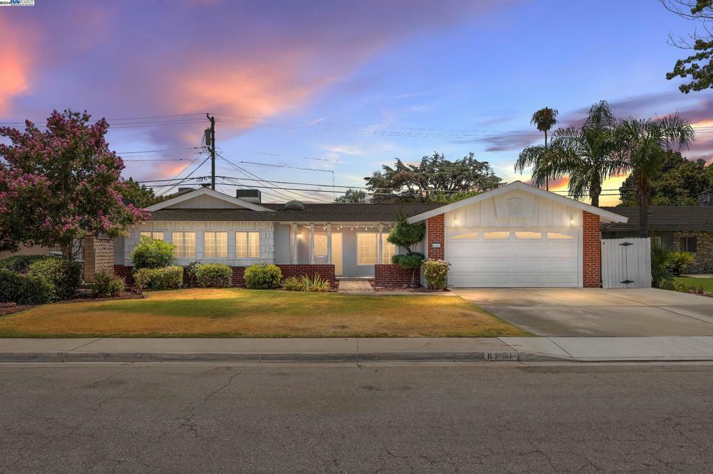 Property Photo:  6201 Hartman Ave  CA 93309 