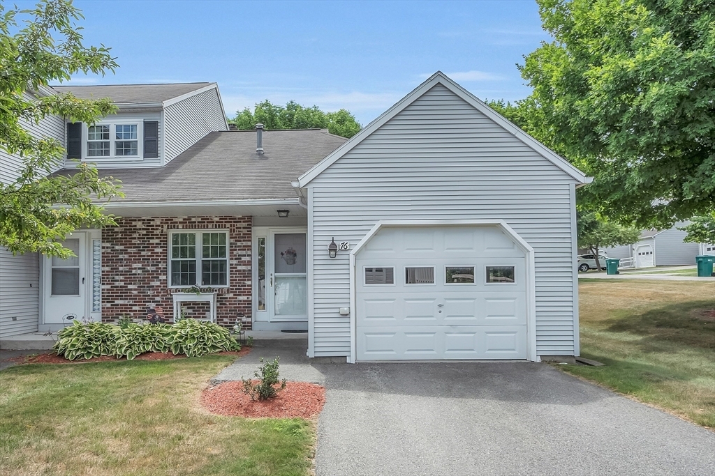 Property Photo:  76 Chapman Pl 76  MA 01453 