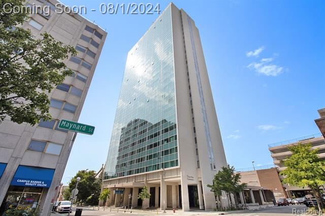 Property Photo: 555 E William Street 5J MI 48104