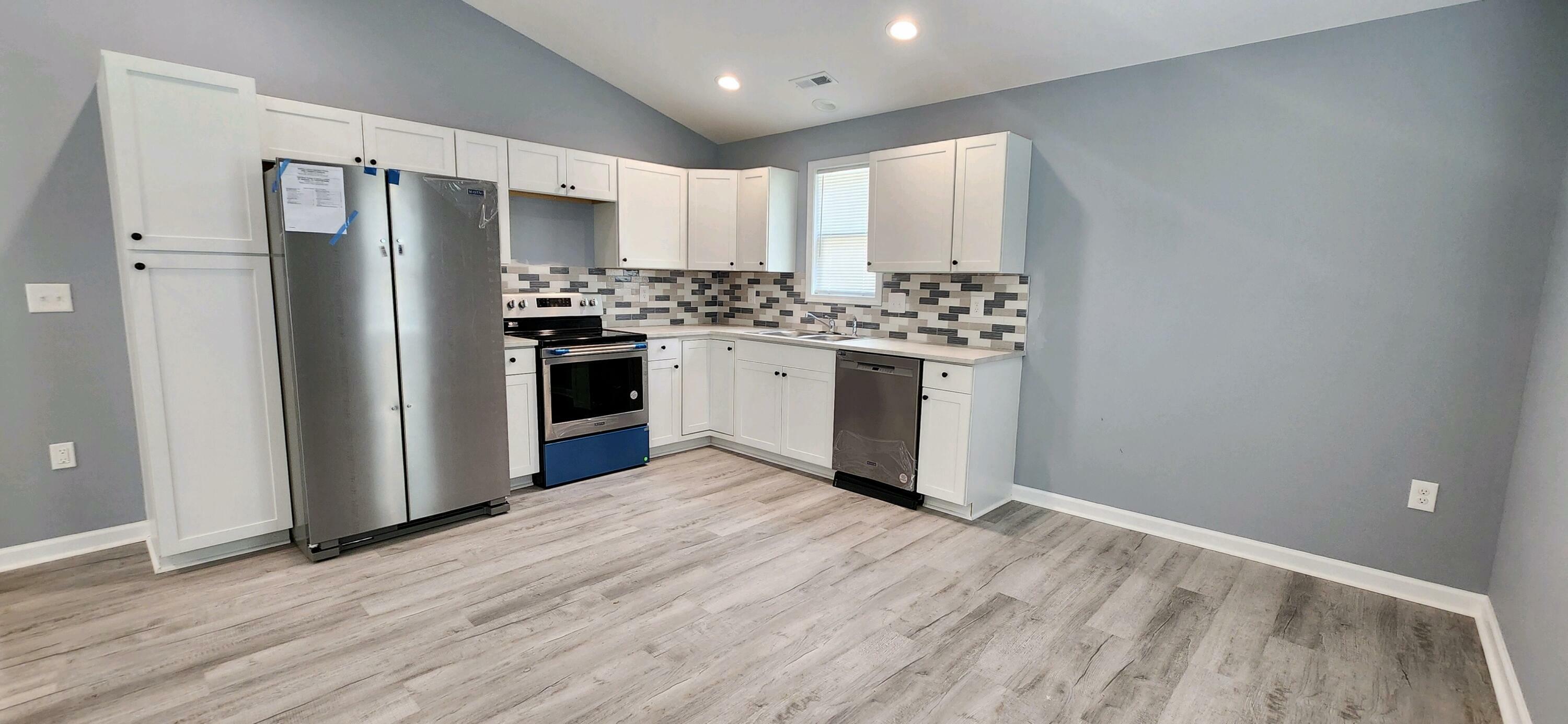 Property Photo:  2018 Wallace Ave NE  VA 24012 