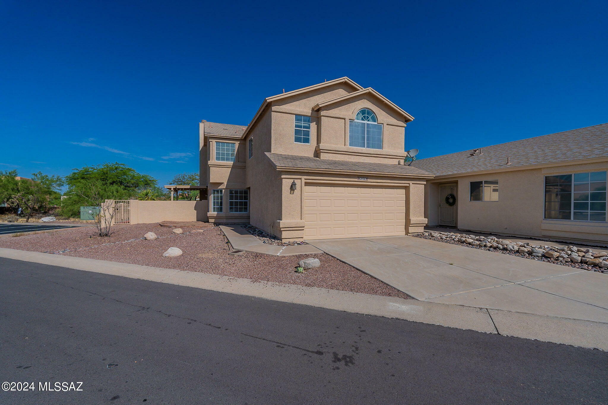 Property Photo:  8115 N Midnight Way  AZ 85741 