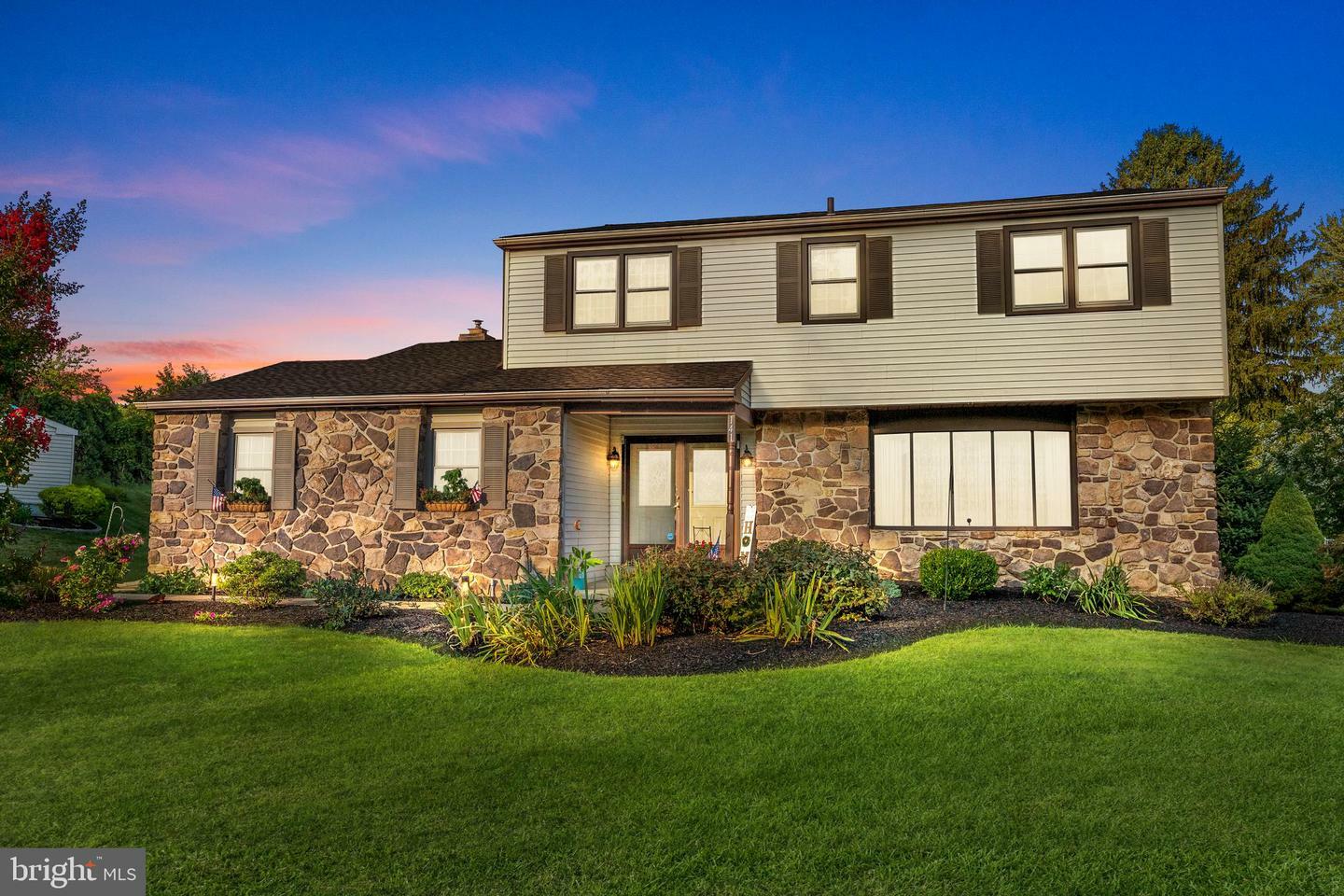 Property Photo: 141 W Georgianna Drive PA 18954