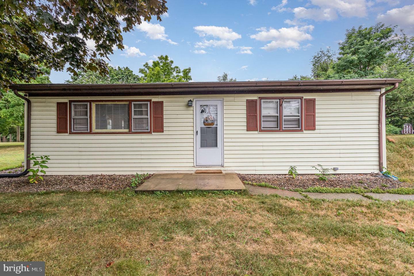 Property Photo:  939 S Humer Street  PA 17025 