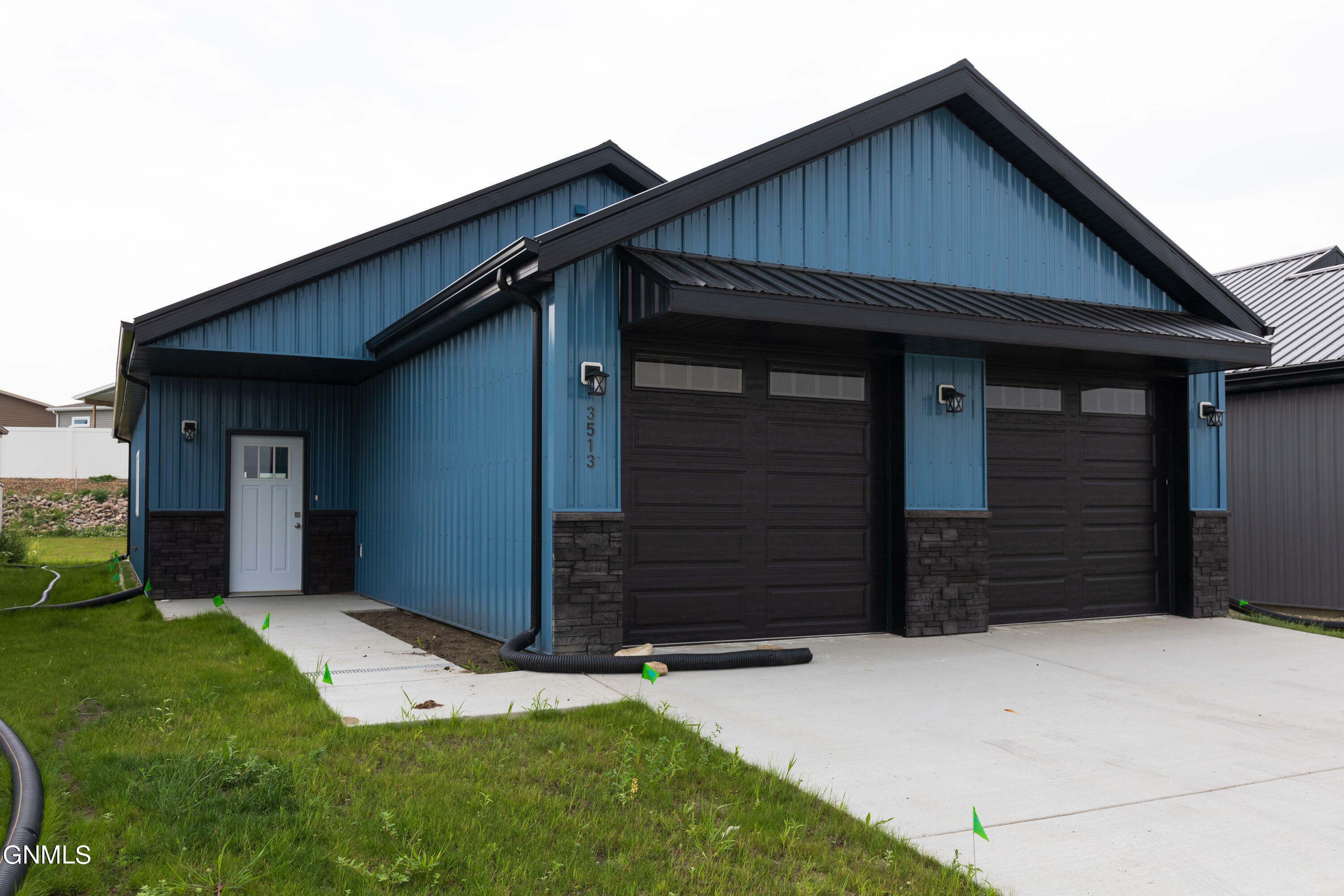 Property Photo:  3513 Calgary Point  ND 58503 