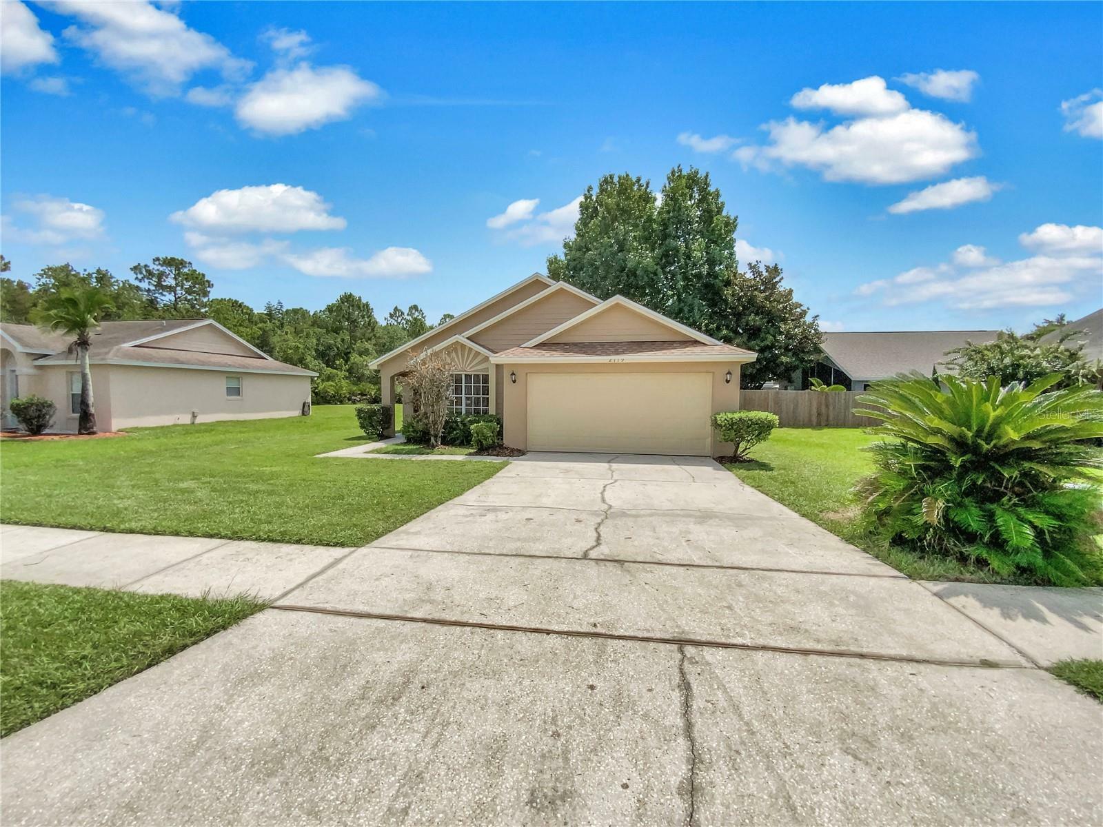 Property Photo:  2119 Donegan Place  FL 32826 