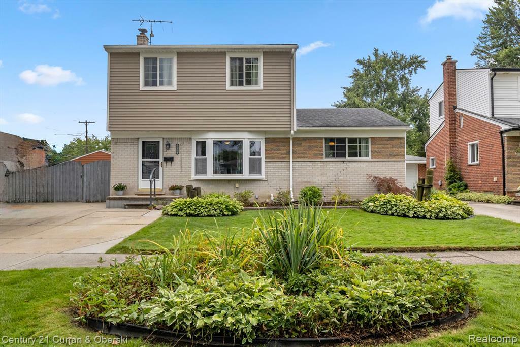 Property Photo: 8316 Sanford Drive MI 48185 1594