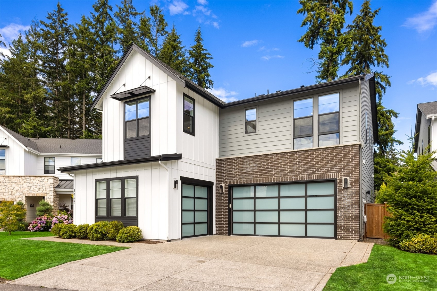 Property Photo:  8762 NE Winslow Grove Court  WA 98110 