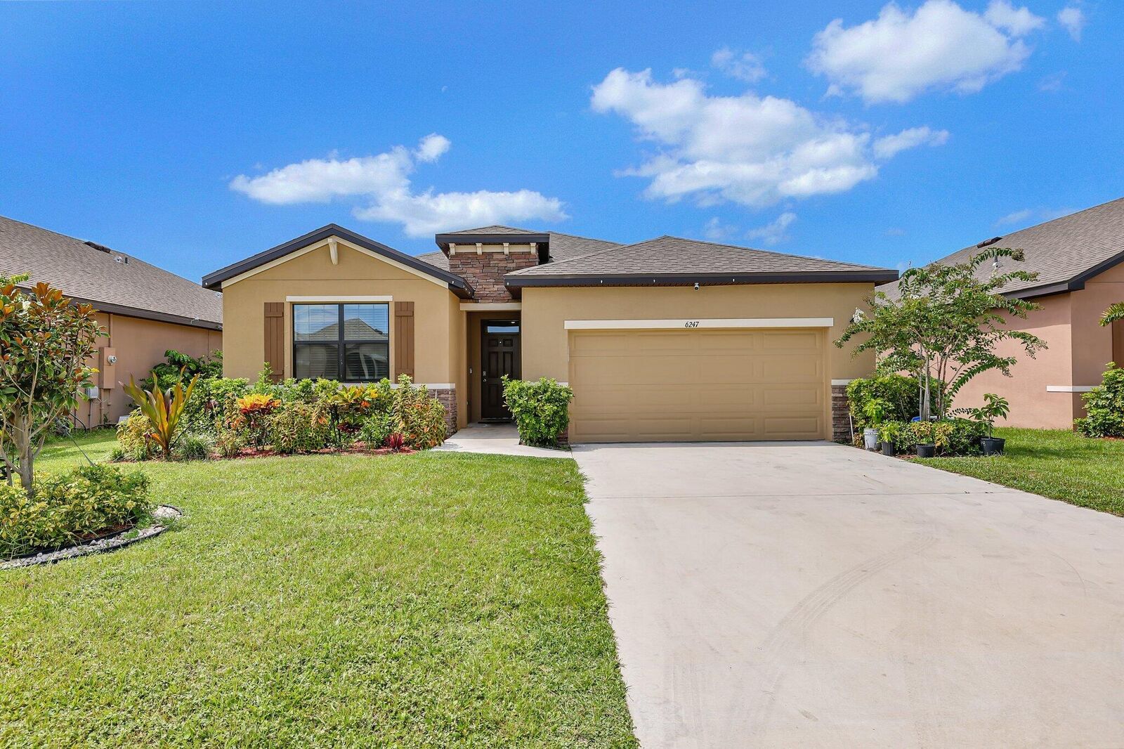 Property Photo:  6247 NW Regent Street  FL 34983 