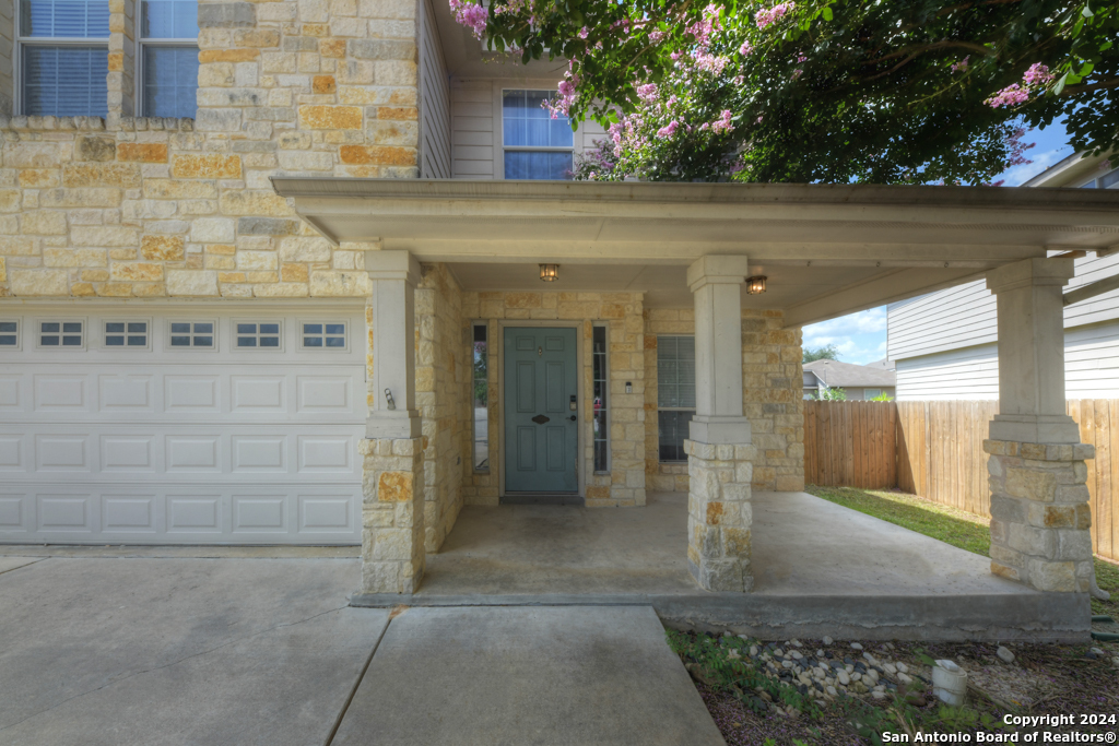 Property Photo: 516 Marlin Cir TX 78130