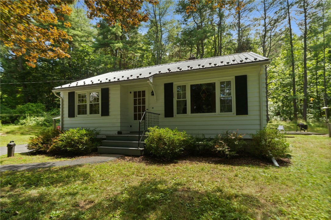 Property Photo:  1471 Ellis Hollow Road  NY 14850 