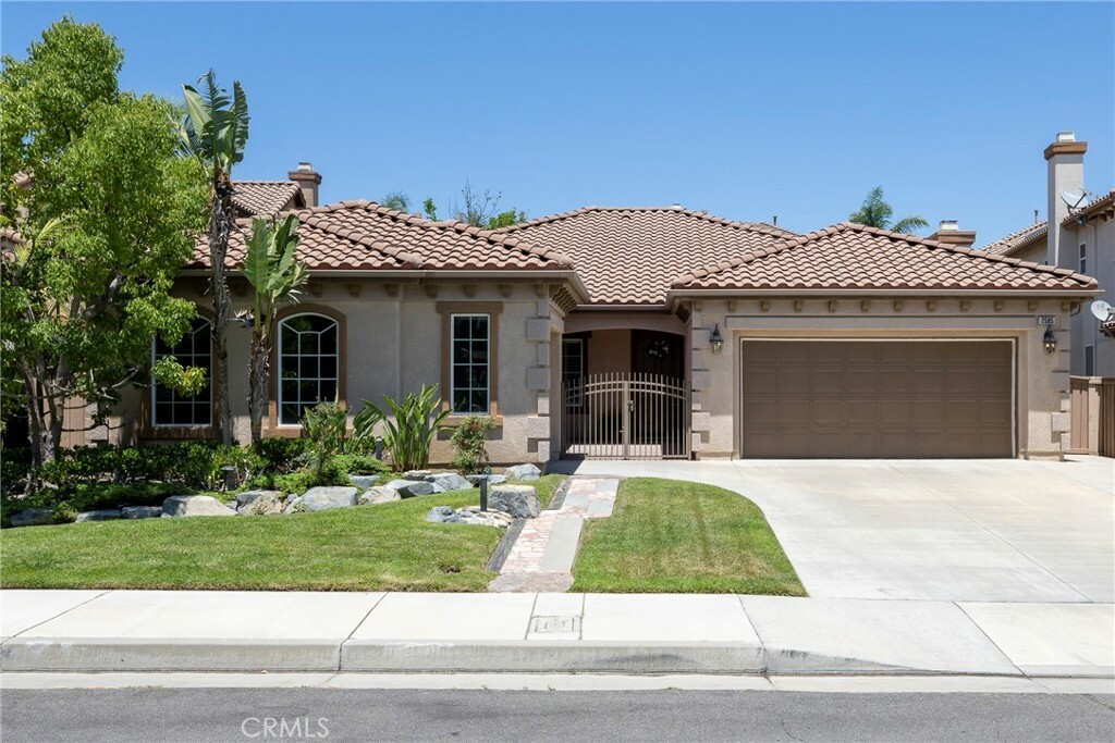 Property Photo:  2585 N Falconer Way  CA 92867 