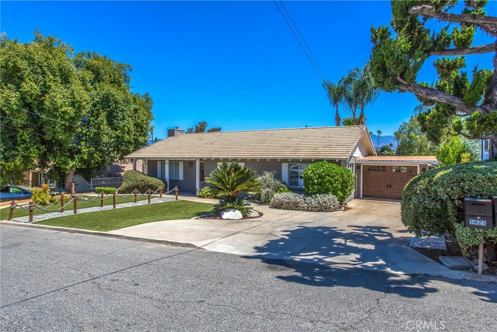 Property Photo: 1421 Pacific Street CA 92373