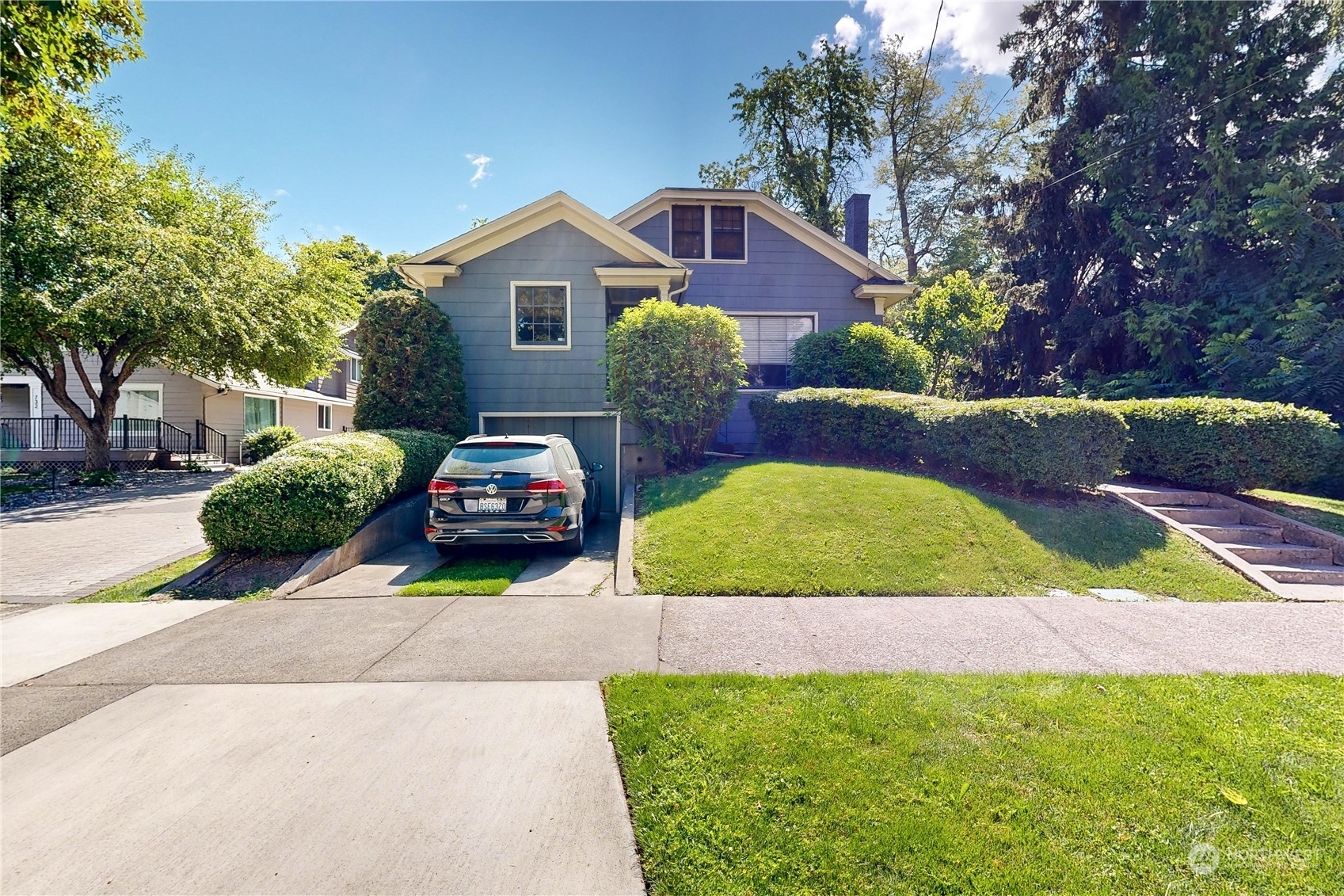 Property Photo:  724 Valencia Street  WA 99362 