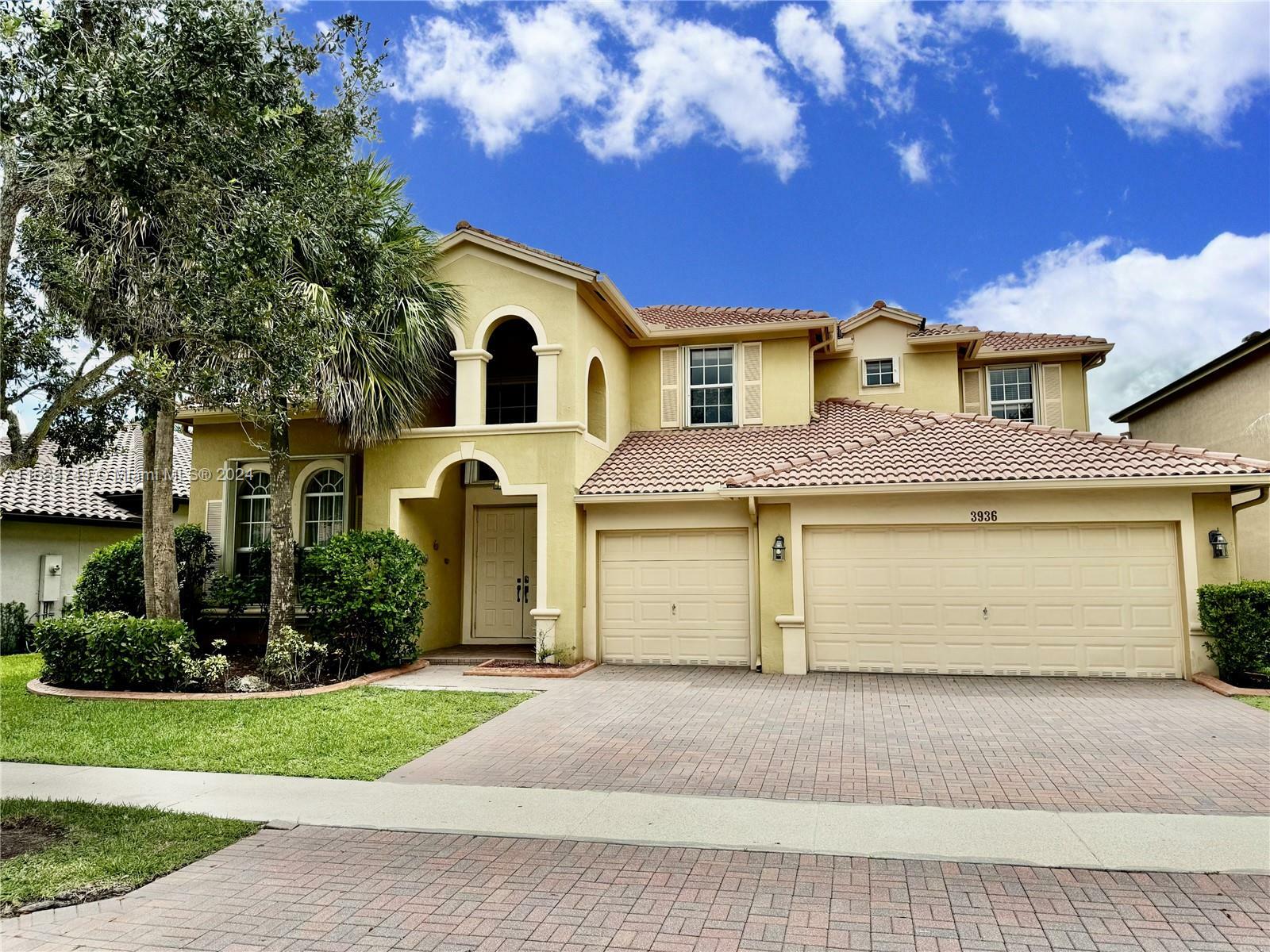 Property Photo:  3936 W Gardenia Ave  FL 33332 