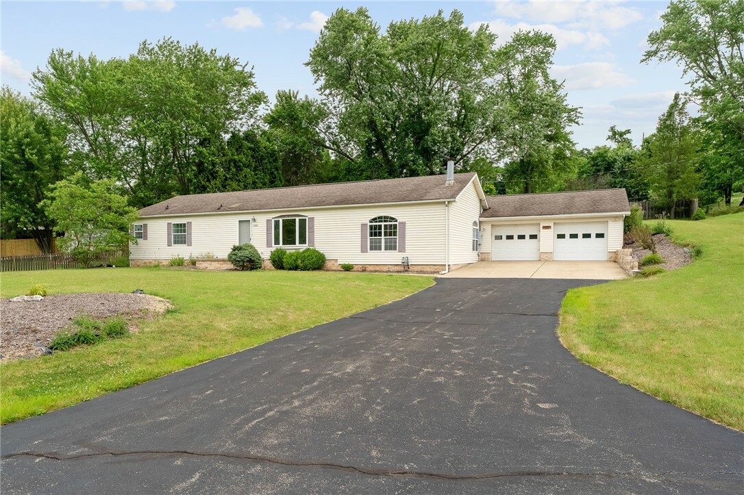 Property Photo:  1475 E Beau  PA 15301 