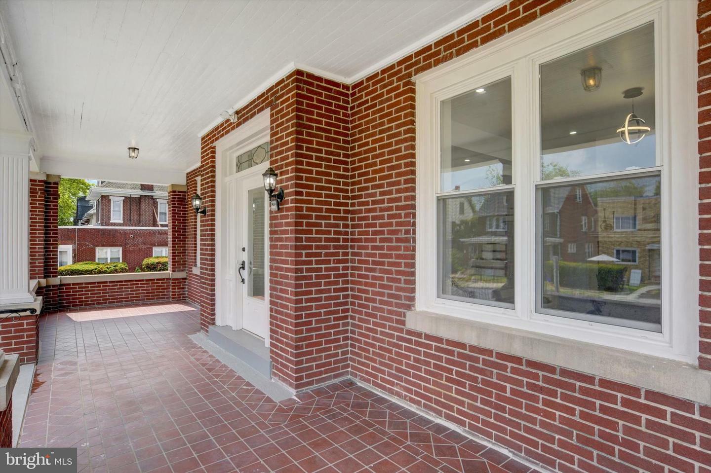 Property Photo:  2000 Market Street  PA 17103 