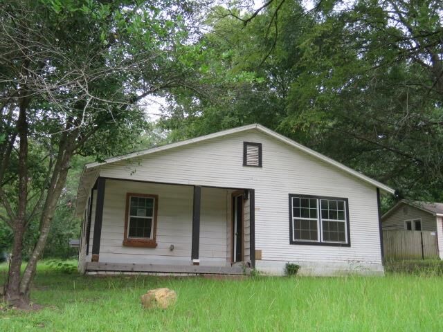 Property Photo:  608 S Montgomery St  TX 75644 