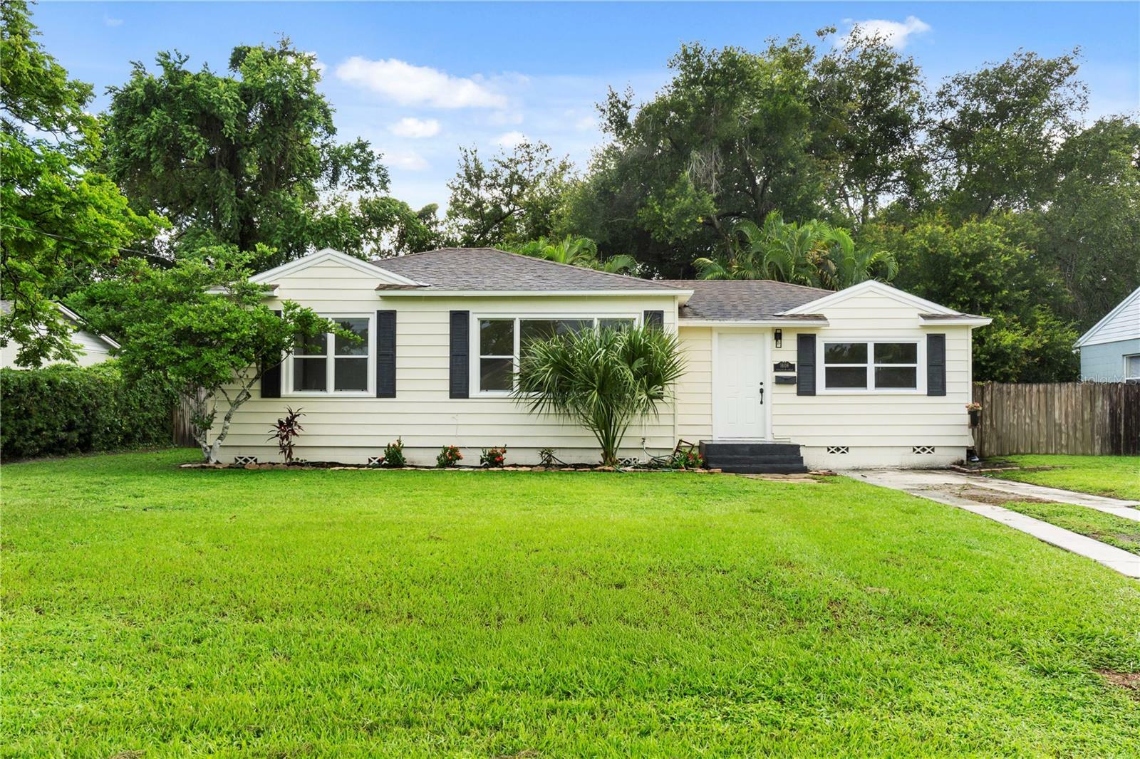 Property Photo:  1608 Knollwood Circle  FL 32804 