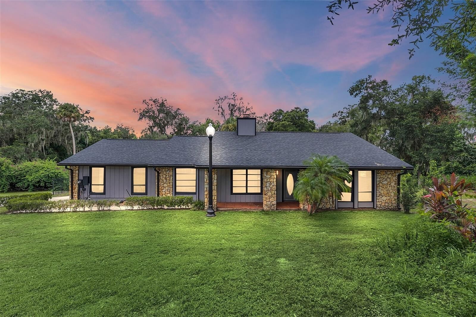 Property Photo: 835 Votaw Road FL 32703