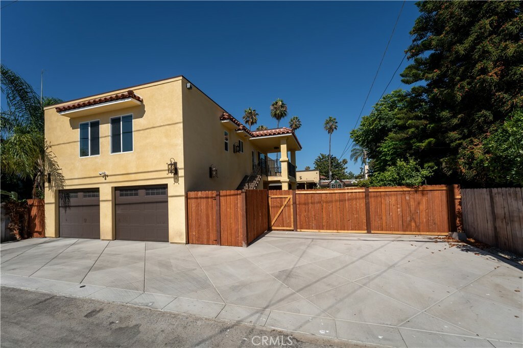 Property Photo:  711 N Clementine Street B  CA 92805 