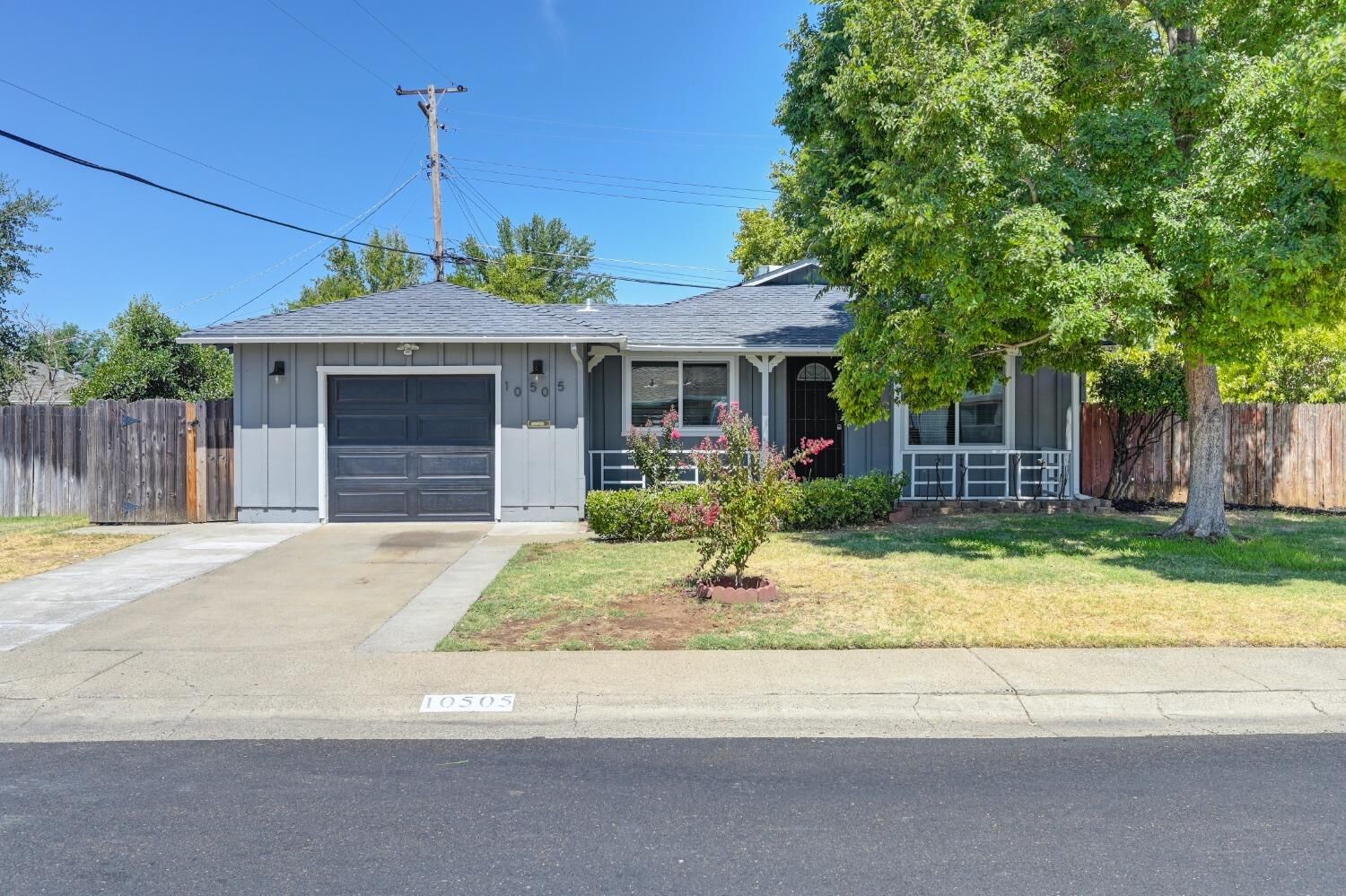 Property Photo: 10505 Catawba Way CA 95670